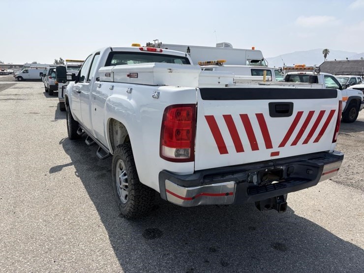 2012-gmc-2500-image-4