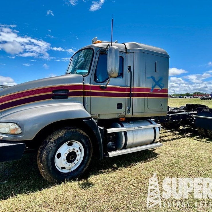 (x) (9-95) 2006 MACK CXN613 T/A Truck Tractor w/ S...