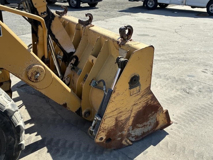 2014-caterpillar-430e-image-9
