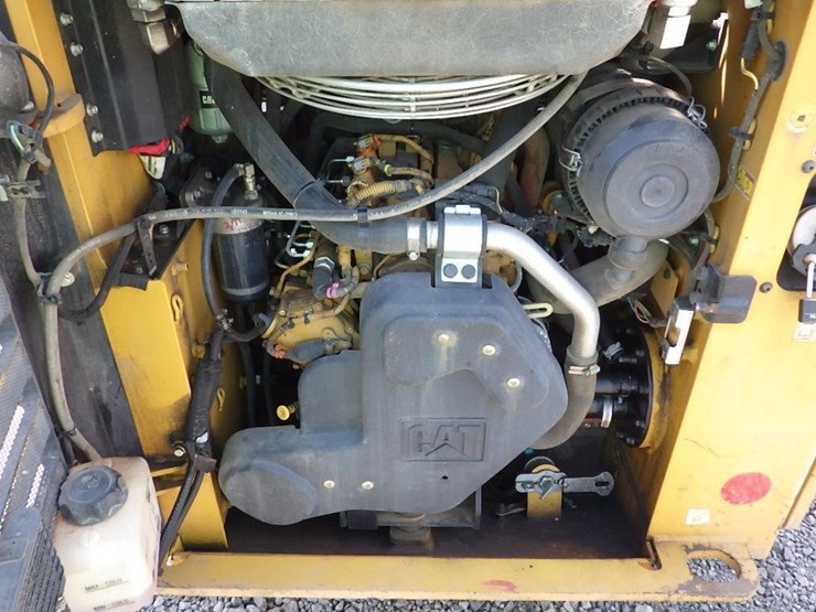 2018-caterpillar-239d-image-21