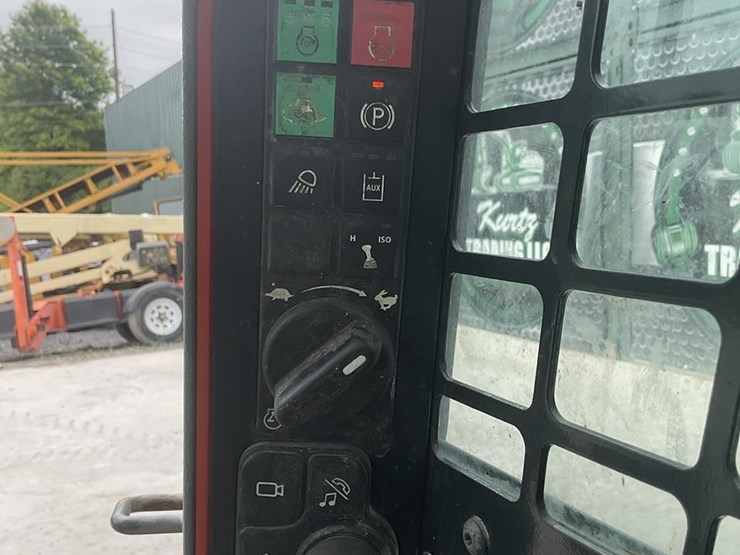 2021-bobcat-s76-image-13