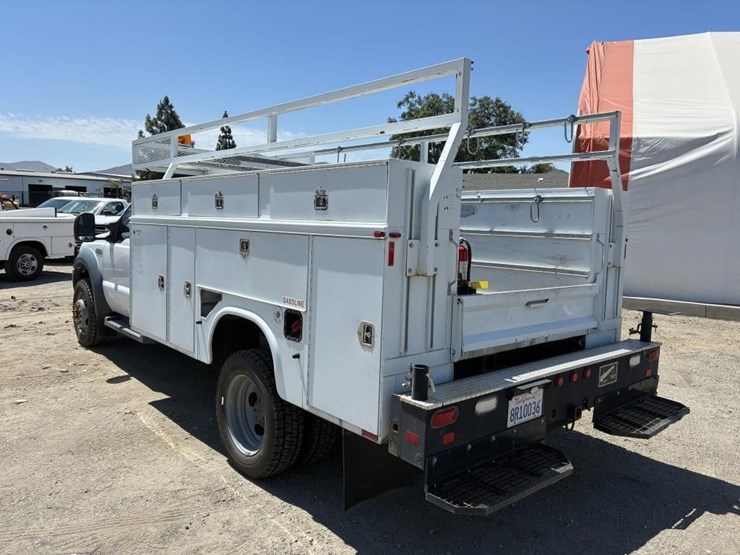 2006-ford-f550-image-4