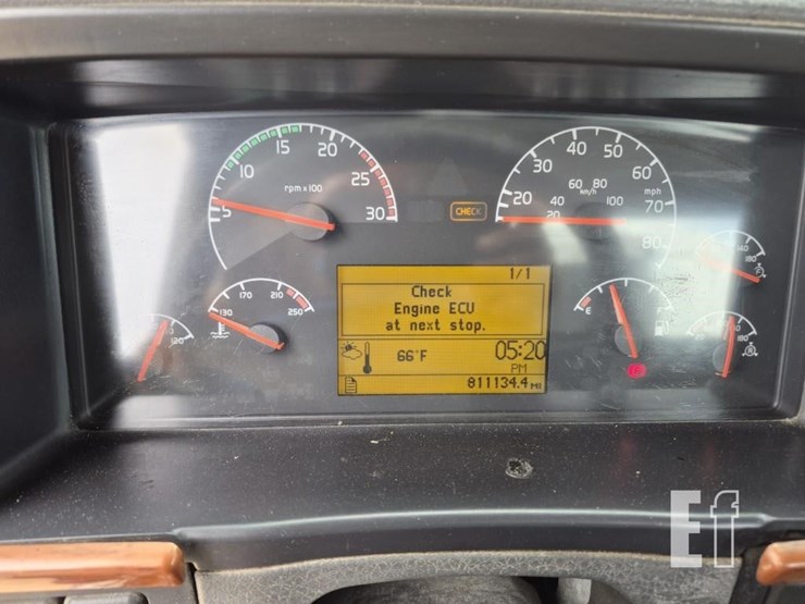 2006-volvo-vnl64t300-image-18