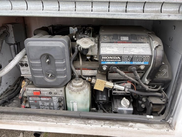 2008-ford-f550-image-23