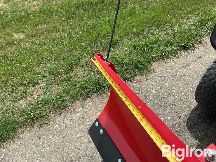 2019-john-deere-gator-image-12
