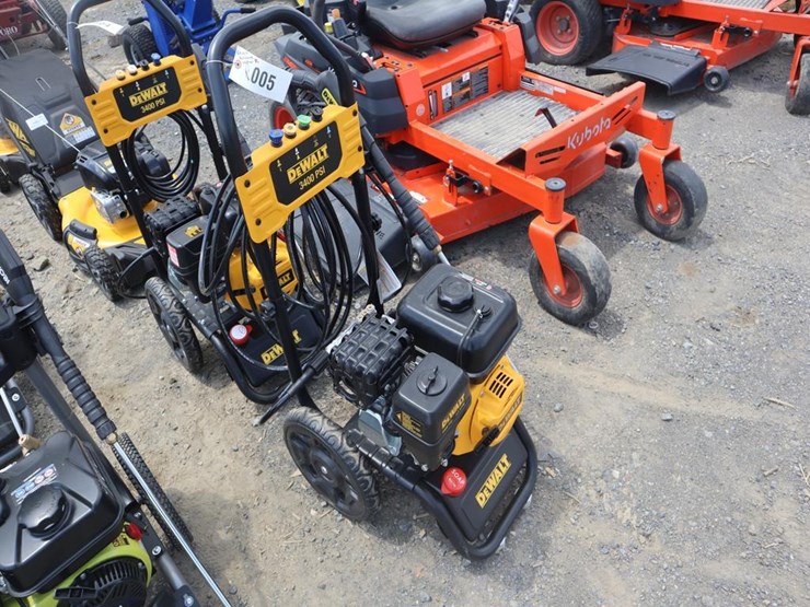 dewalt-pressure-washer-image-2
