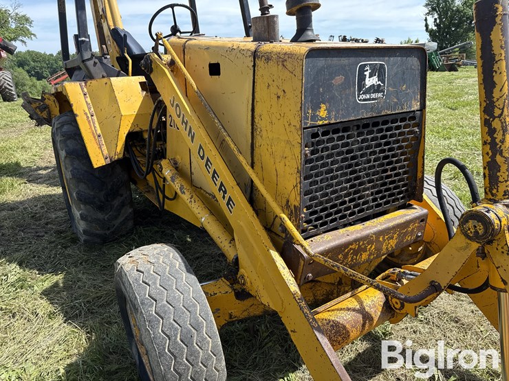 1986-deere-210c-image-11