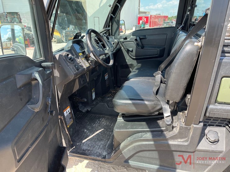 2020-john-deere-gator-xuv-835m-image-6