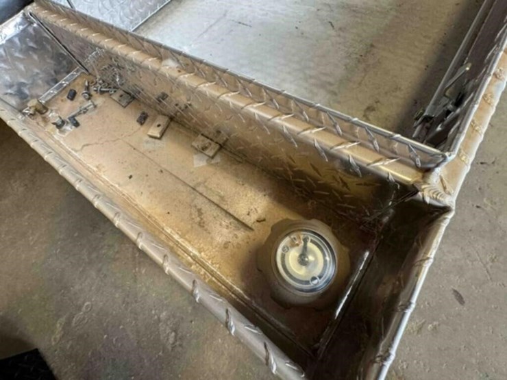 aluminum-fuel-tank/tool-box.-56"x30"x20"-image-2