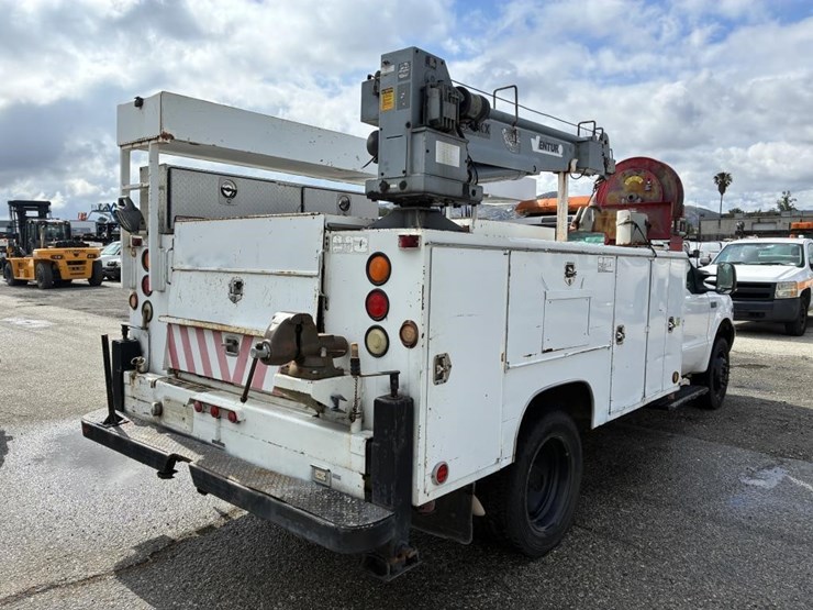 2002-ford-f550-image-3