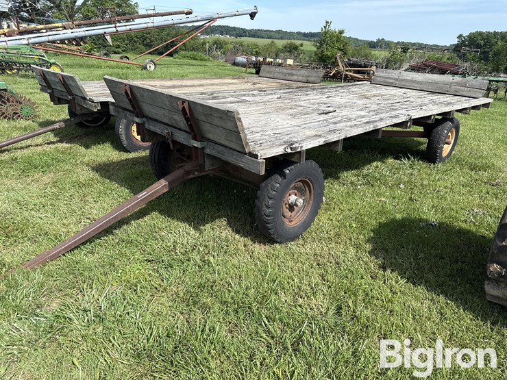 david-bradley-16'-hay-wagon-image-9