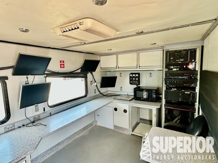 (x)-(9-42)-2013-turnkey-8'w-x-30'l-command-center,...-image-5
