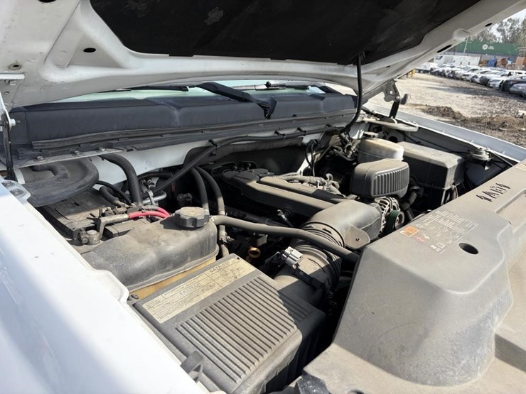 2011-chevrolet-silverado-2500-image-8