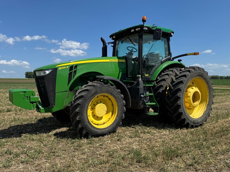 2019-john-deere-8295r-image-1