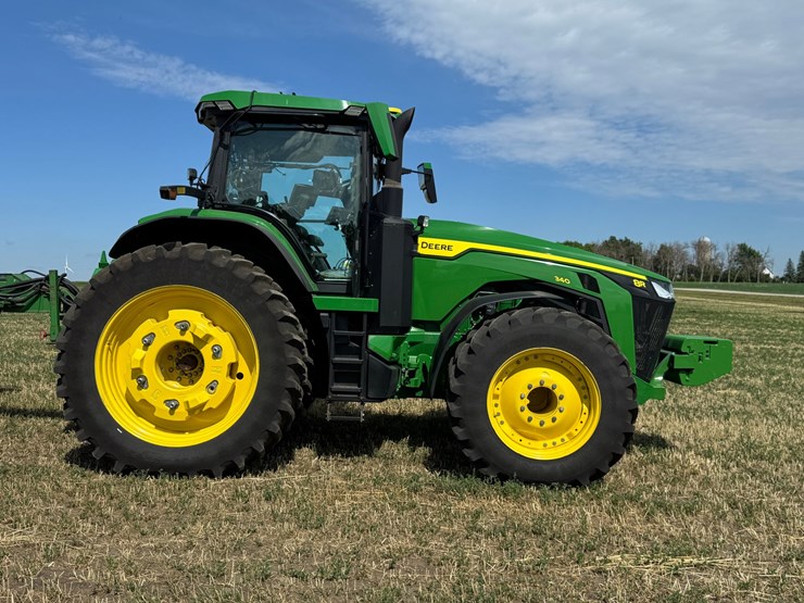 2023-john-deere-8r-340-image-9