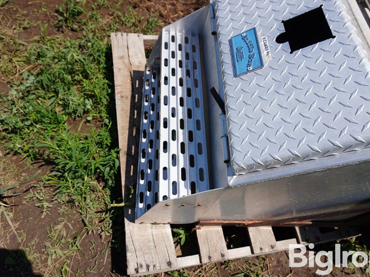 aluminum-saddle-box-image-9
