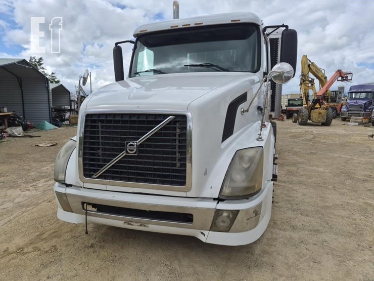 2006-volvo-vnl64t300-image-6
