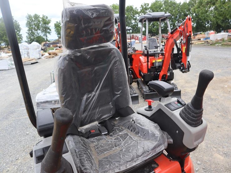 tpm-20k-mini-excavator-image-13