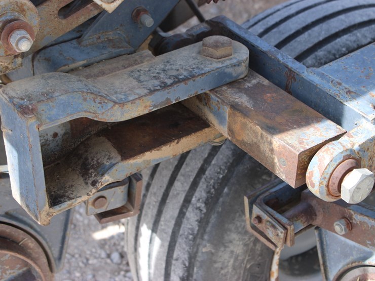 #1008-•-crustbuster-27ft-grain-drill-image-35