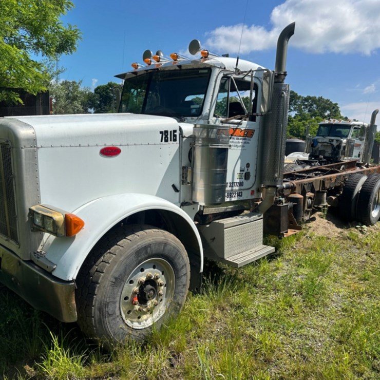 2005 PETERBILT 379