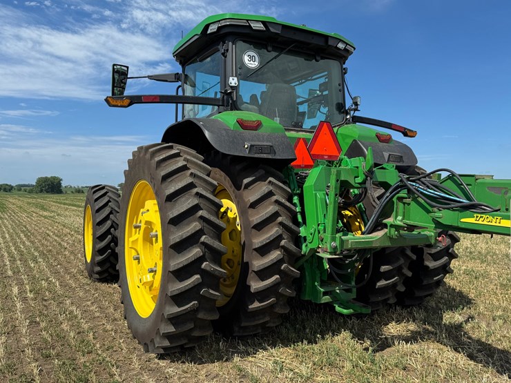 2023-john-deere-8r-340-image-5