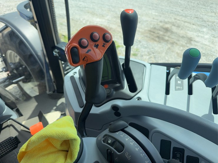 new-holland-t6.160-image-46