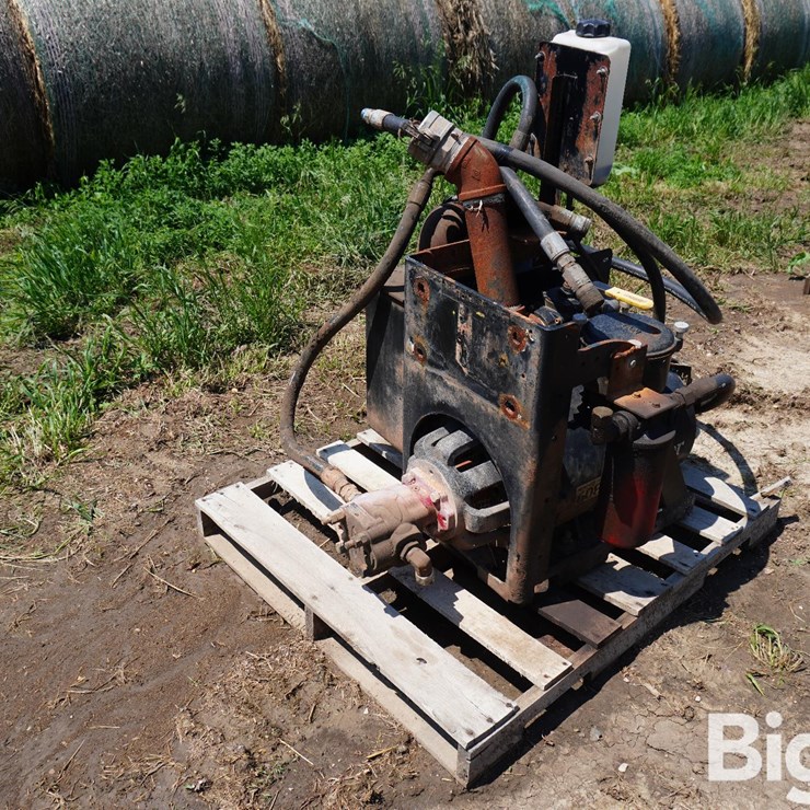 Challenger Water Pump W/Hydraulic Motor Drive
