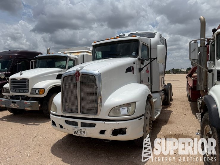 2013-kenworth-t660-image-1