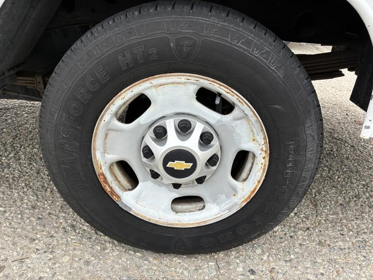 2011-chevrolet-silverado-2500-image-5