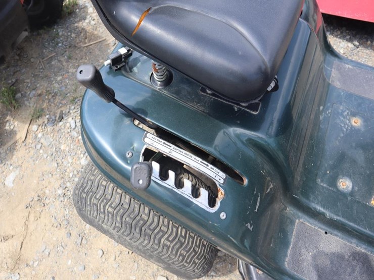 bolens-gear-driven-tractor-image-16