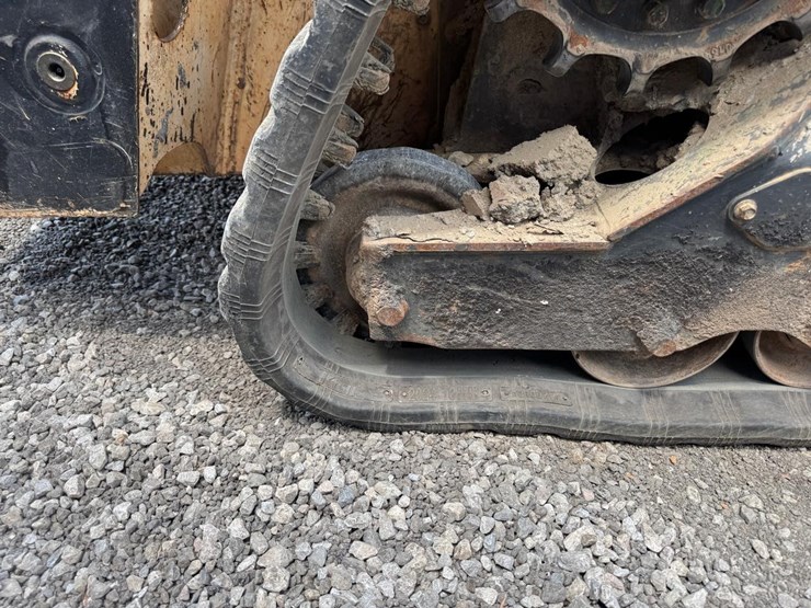 2021-bobcat-t64-image-19