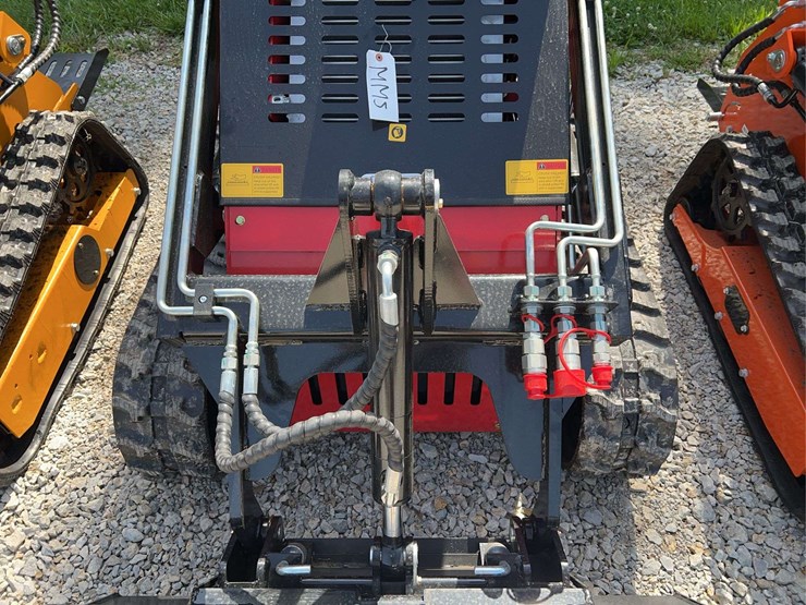 sl380-tracked-skid-steer-loader,-23hp-image-11