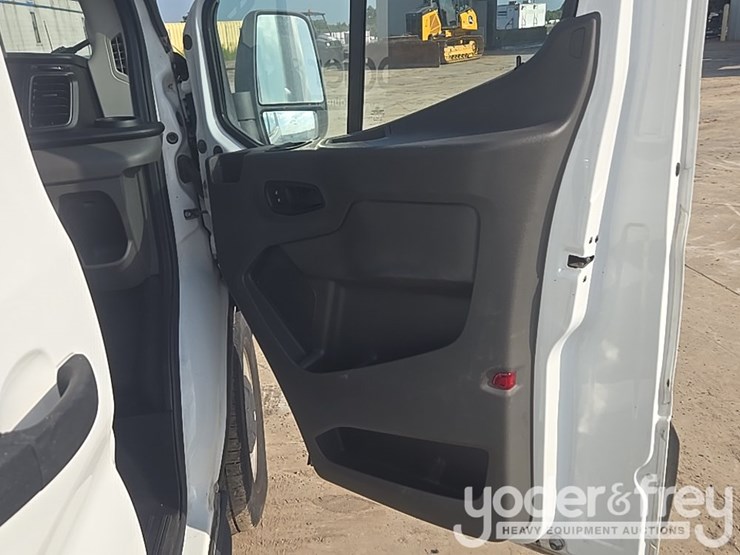 2020-ford-transit-image-30