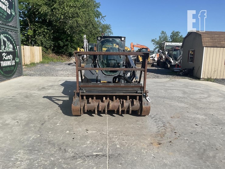 2021-deere-333g-image-7