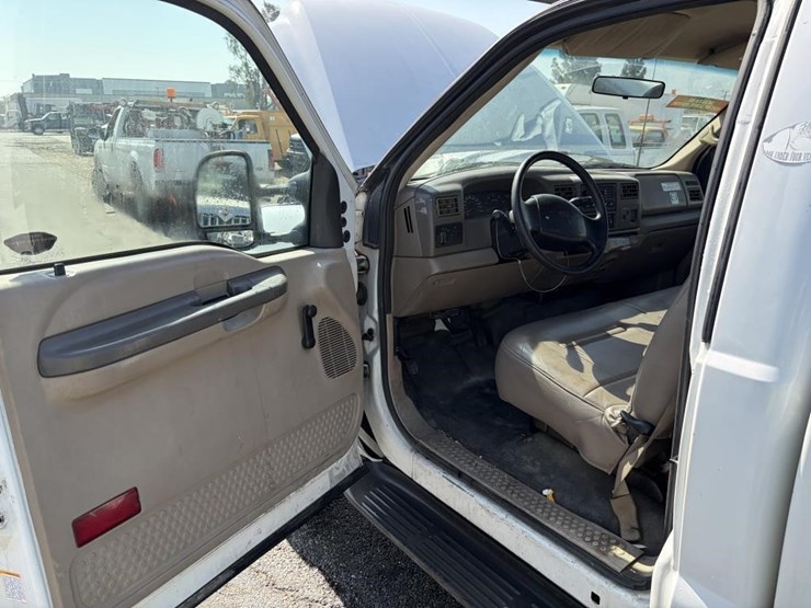 2002-ford-f350-image-15