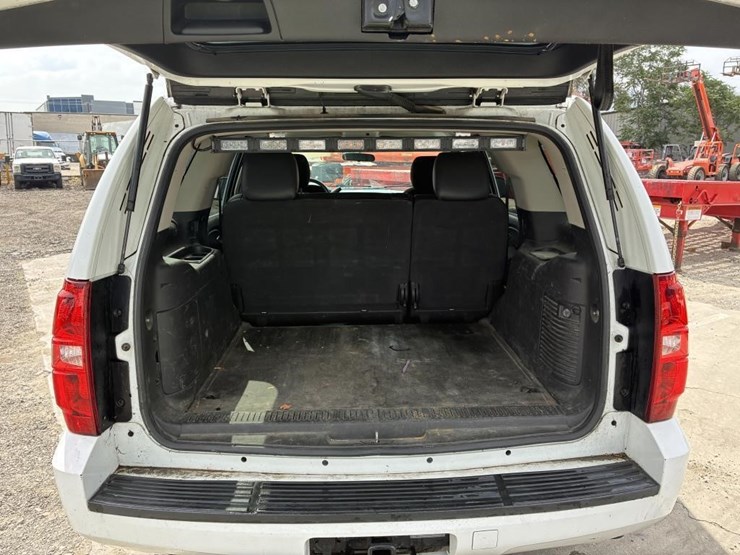 2015-chevrolet-tahoe-image-12