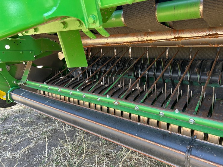 john-deere-560m-image-12
