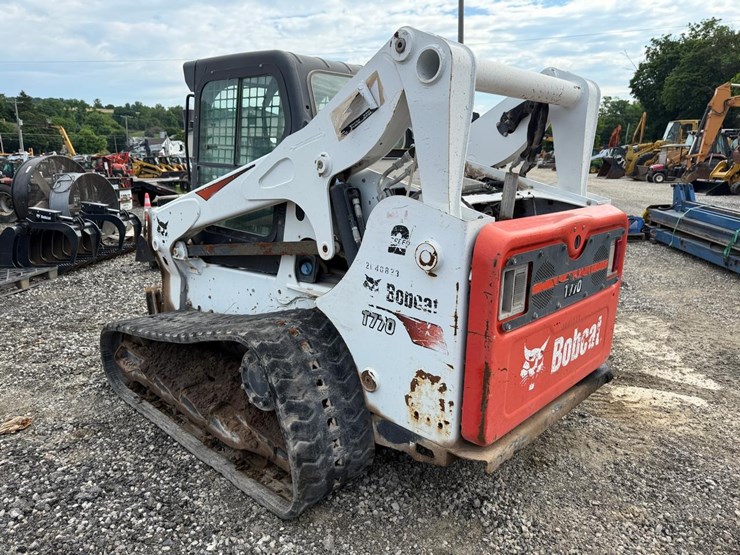 2017-bobcat-t770-image-2