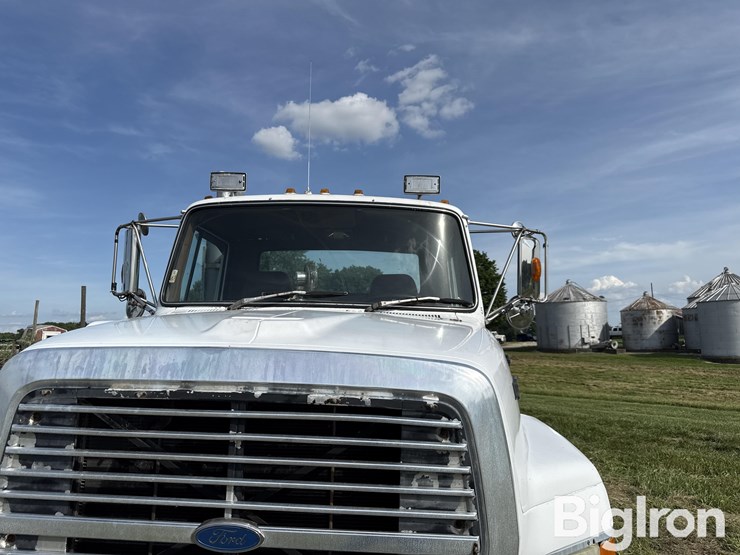 1989-ford-l9000-image-10