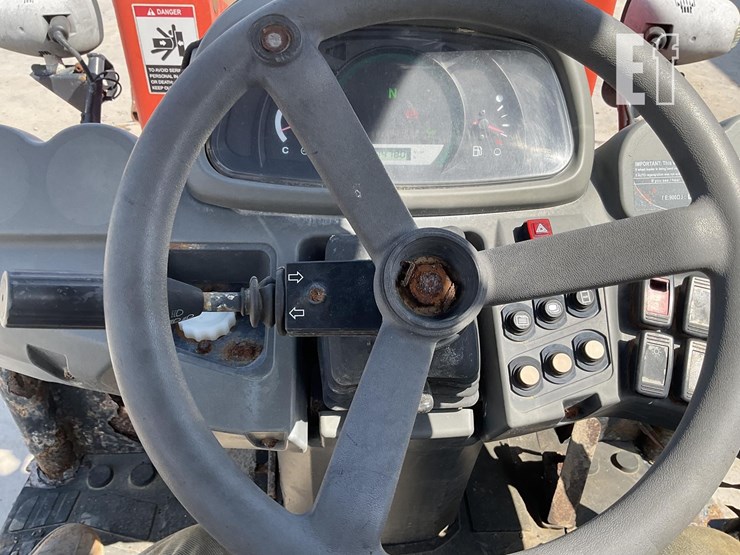2020-kubota-r630-image-15