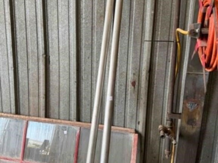 2-aluminum-pipes,-80"x2"-image-1