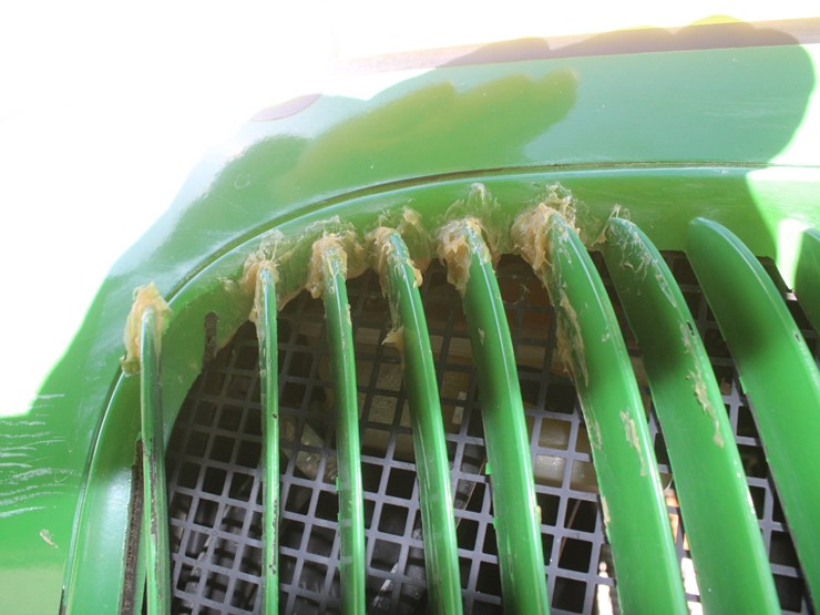2004-john-deere-7320-image-60