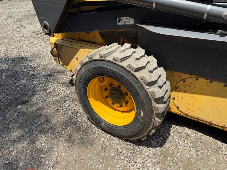 new-holland-ls190b-image-13
