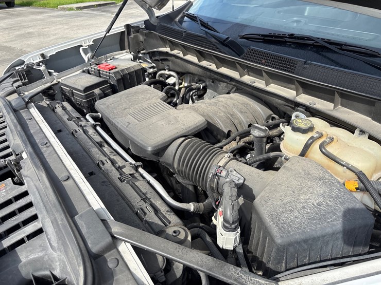 #3625-•-2022-chevrolet-silverado-pickup-truck-image-19
