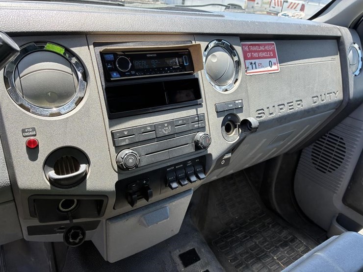 2011-ford-f550-image-19