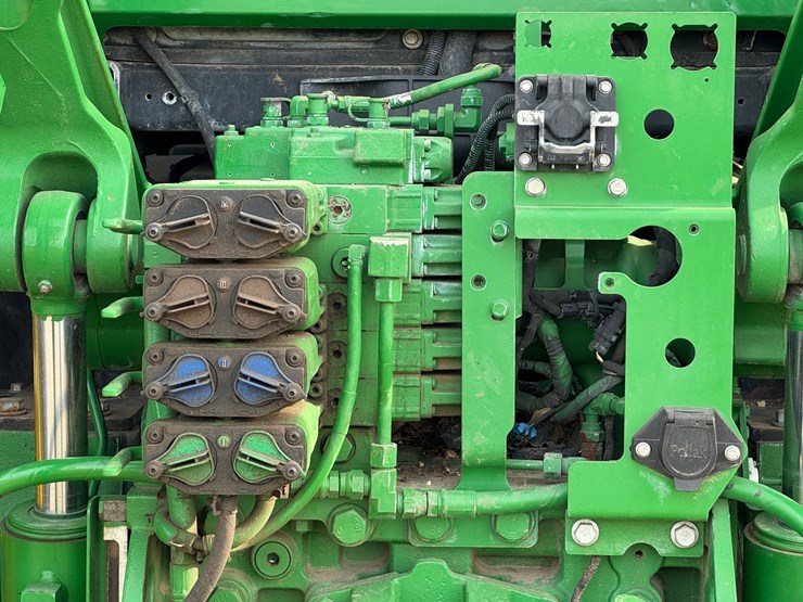 2023-john-deere-7r-210-image-26