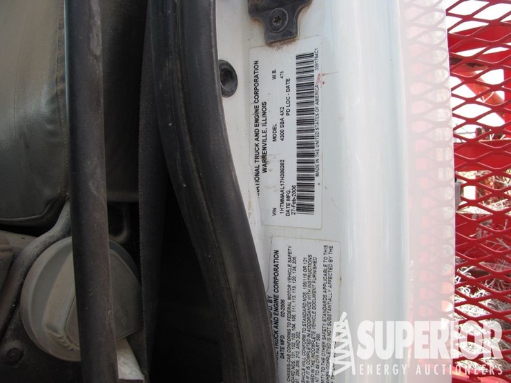 2006-international-durastar-4300-image-3