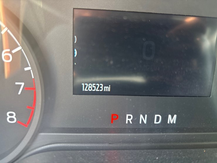 2021-ford-f150-xl-image-10