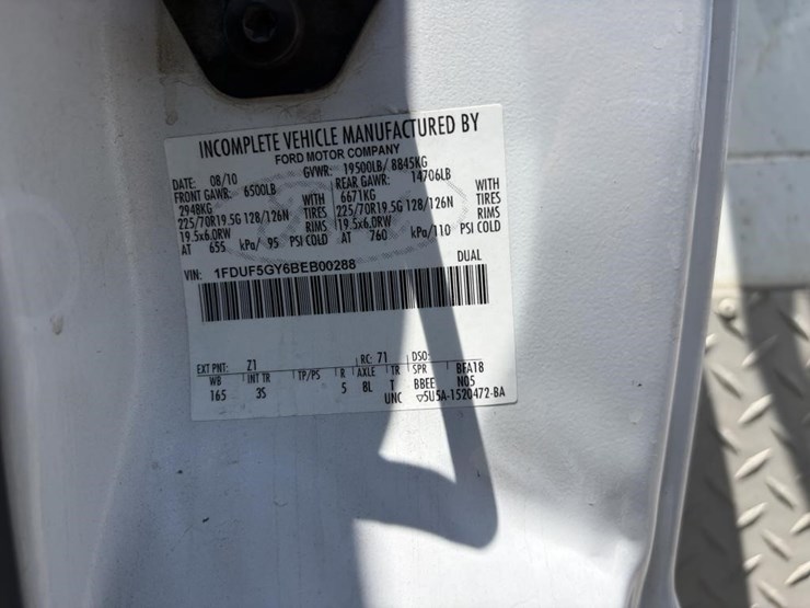 2011-ford-f550-image-18