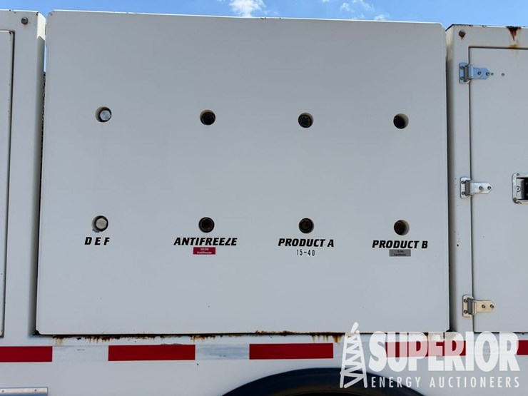 2013-peterbilt-337-image-7